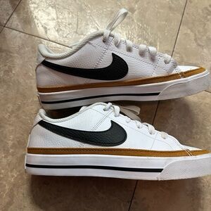 Nike White and Black Sneakers with Brown Trim